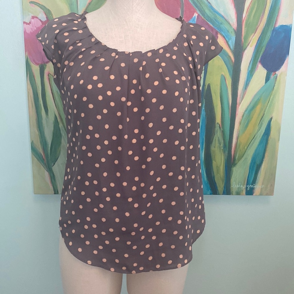 Gray & pink polka dot sleeveless polyester top